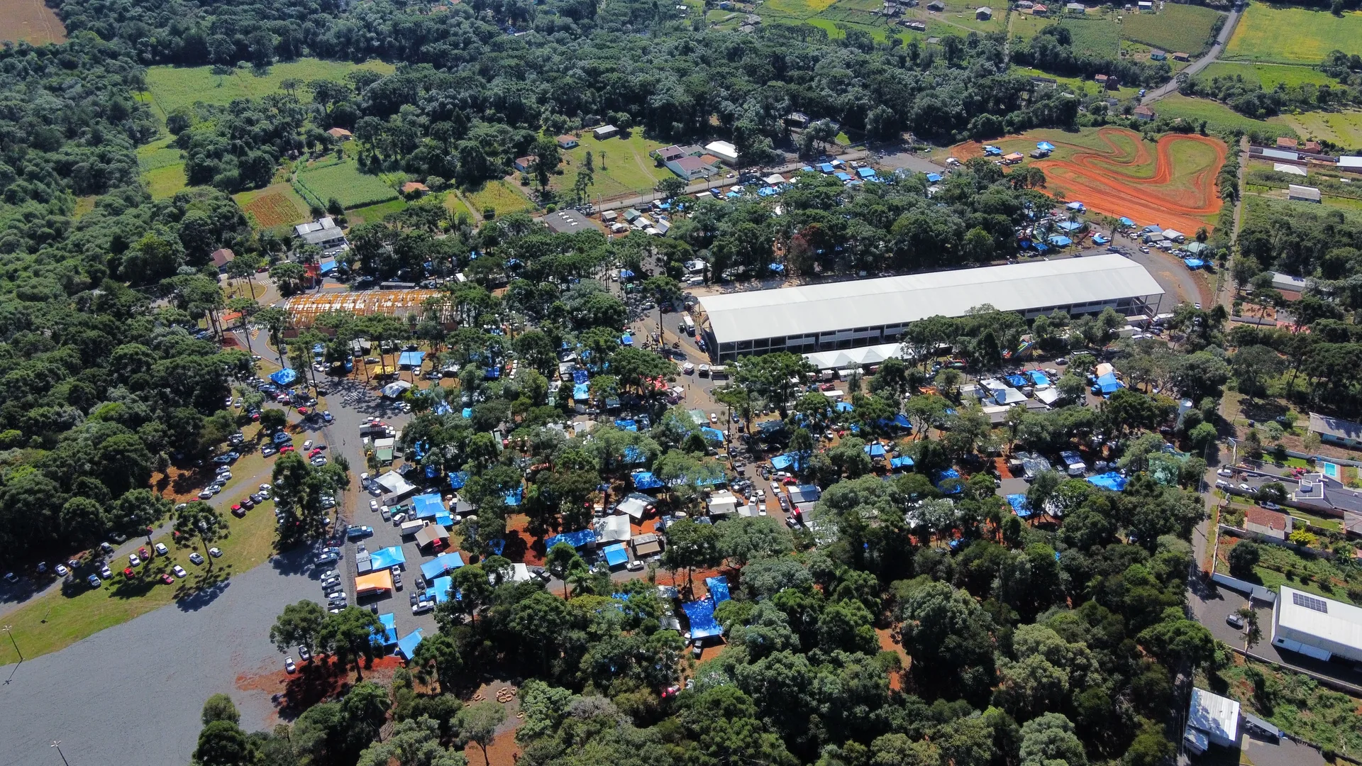 Arena de Esportes e Portal Polonês