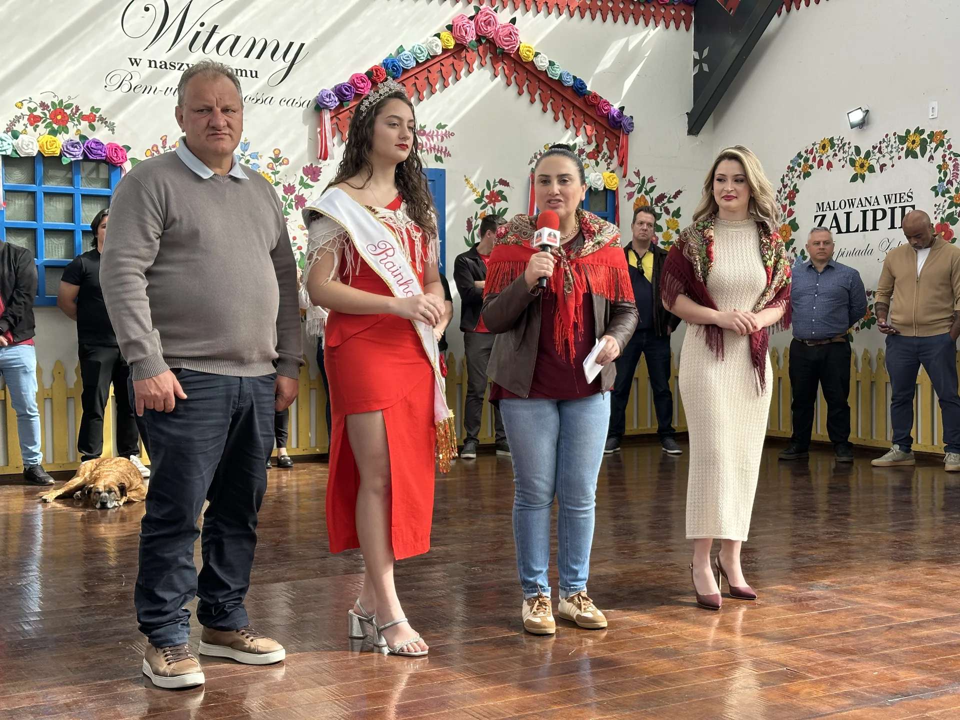 Convidados participam da programação de abertura do Mês Polonês.